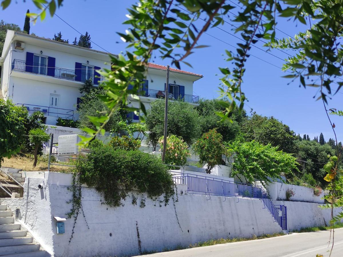 Blue And White Apartments Benitses  Exterior photo